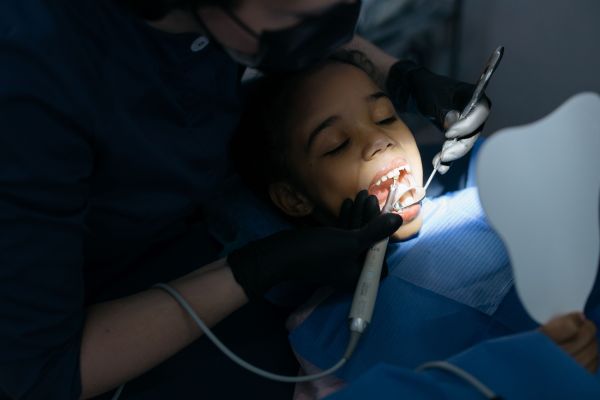 Dentiste pour enfant à Romainville : des visites sereines et ludiques