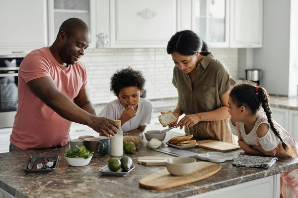 Cuisiner en famille : un chemin joyeux vers la minceur